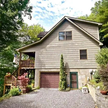 Minutes To Boone, Blowing Rock, Hottub, Firepit